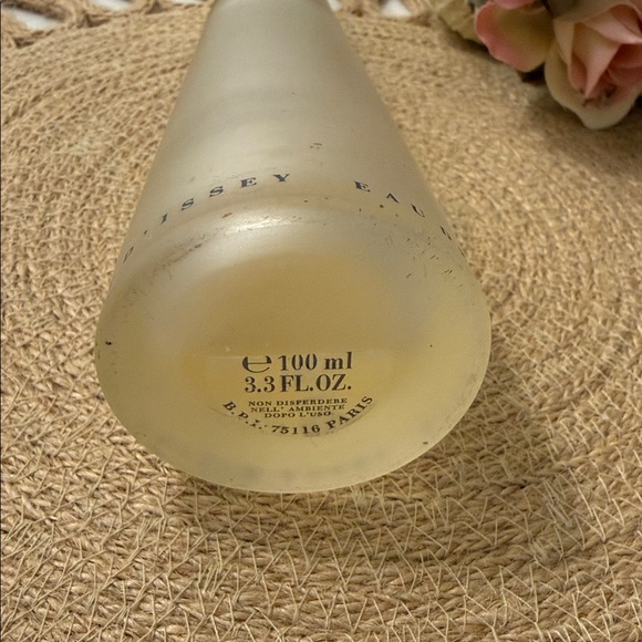 Issey Miyake L'eau D'Issey Eau De Toilette - Picture 2 of 2